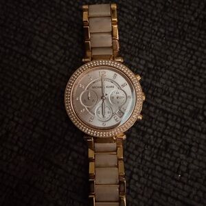 Michael Kors Rose Gold Parker Chronograph Watch – Elegant & Sparkly!